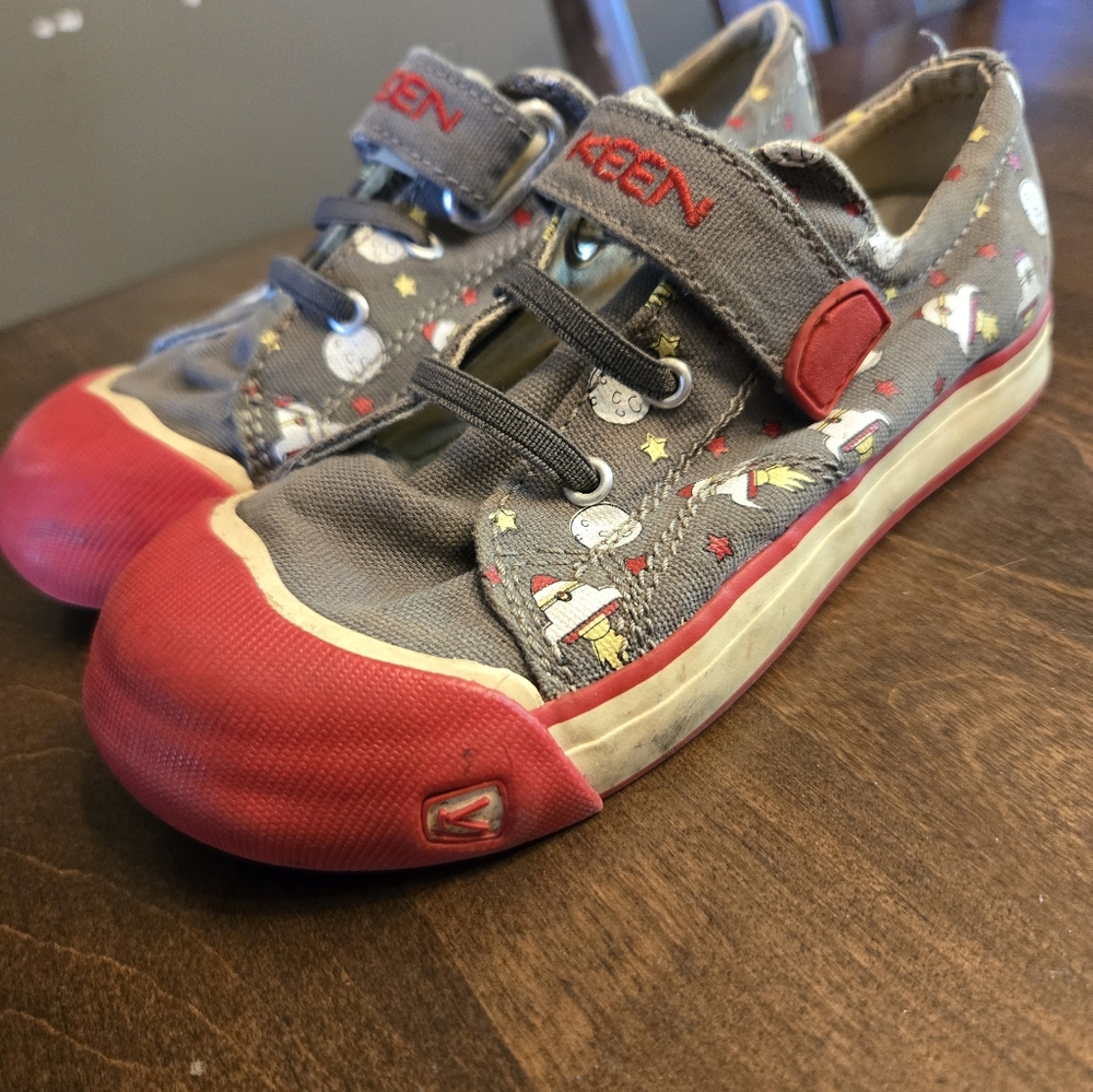 KEEN Kids' Gray and Red Rocket Ship Sneakers Size 11